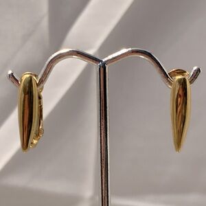 Vintage Trifari Gold Tone Earrings